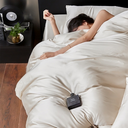 沐晴家纺 2025新款60兰精天丝简约轻奢纯色四件套 极地白