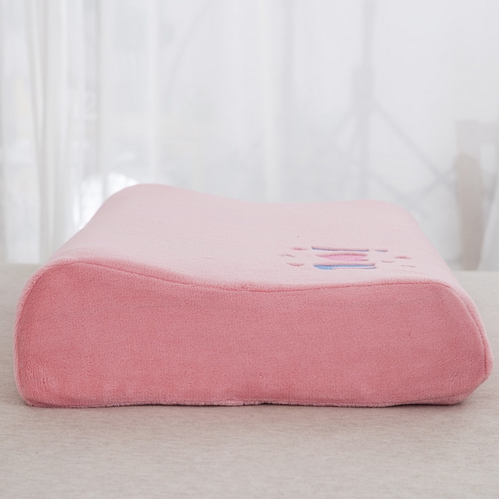 91家纺网 家纺一手货源 找家纺 大黄蜂家居家纺 2025新款爱心款牛奶绒秋冬刺绣乳胶枕套 蜜桃粉