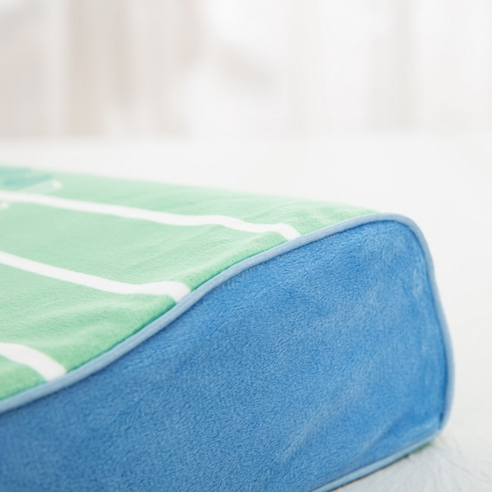 91家纺网 家纺一手货源 找家纺 大黄蜂家居家纺 2025新款水晶绒卡通图案枕套乳胶款水晶绒枕套 小熊飞行员