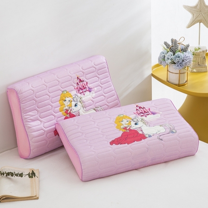 大黄蜂家居家纺 2025新款凉感丝卡通乳胶枕套 城堡女孩