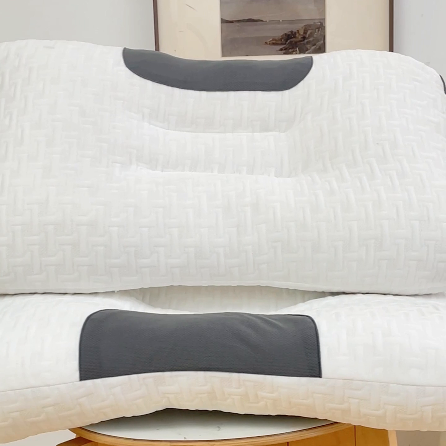 91家纺网 家纺一手货源 找家纺 （总）芯元素 2024新款 3D立体SPA按摩枕分区助睡眠护颈枕头针织棉枕芯枕头