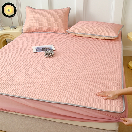 91家纺网 家纺一手货源 找家纺 伊人坊 2024新款A类凉感丝0.4乳胶床笠凉席夏被套件 甜心粉