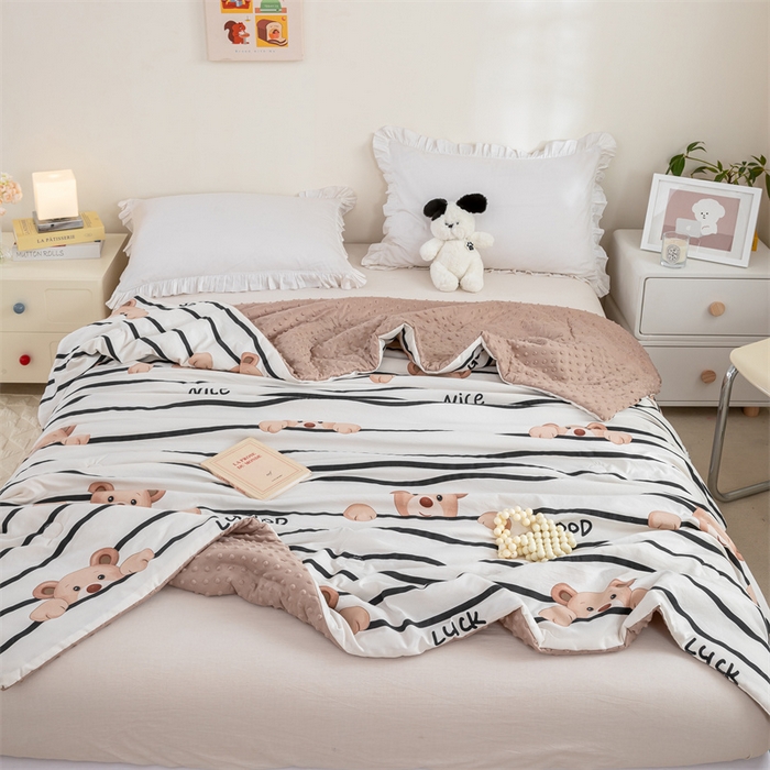 91家纺网 家纺一手货源 找家纺 芯元素 2024新款A类水洗棉凉豆豆夏被 社恐小熊