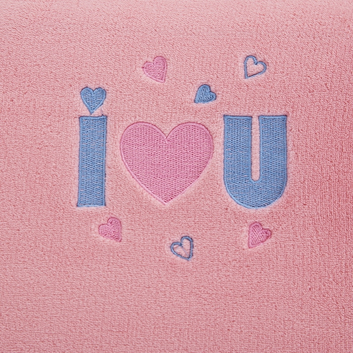 91家纺网 家纺一手货源 找家纺 大黄蜂家居家纺 2025新款爱心款牛奶绒秋冬刺绣乳胶枕套 蜜桃粉