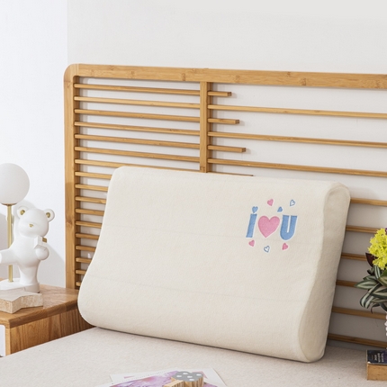 91家纺网 家纺一手货源 找家纺 （总）大黄蜂家居家纺 2025新款爱心款牛奶绒秋冬刺绣乳胶枕套