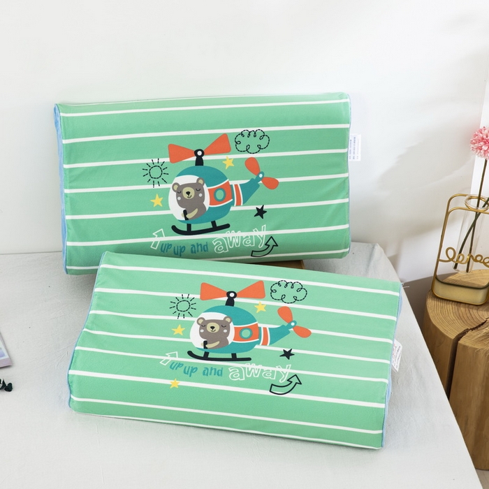 91家纺网 家纺一手货源 找家纺 大黄蜂家居家纺 2025新款水晶绒卡通图案枕套乳胶款水晶绒枕套 小熊飞行员