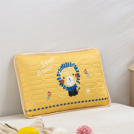 91家纺网 家纺一手货源 找家纺 大黄蜂家居家纺 2025新款大黄蜂凉感丝卡通平面枕套 可爱狮子