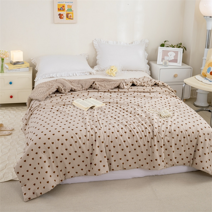 91家纺网 家纺一手货源 找家纺 芯元素 2024新款A类水洗棉凉豆豆夏被 爱心-咖