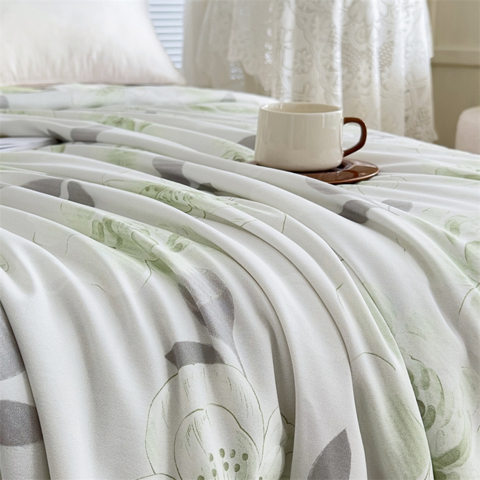 91家纺网 家纺一手货源 找家纺 青螺家纺2024新款50S天丝夏凉被 浪漫-夏绿