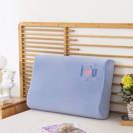 91家纺网 家纺一手货源 找家纺 （总）大黄蜂家居家纺 2025新款爱心款牛奶绒秋冬刺绣乳胶枕套