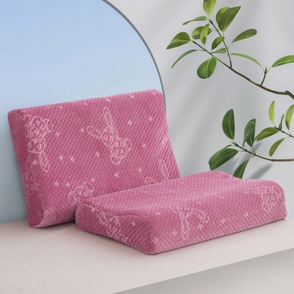 91家纺网 家纺一手货源 找家纺 （总）大黄蜂家居家纺 2025新款吉祥兔宝宝绒夹棉秋冬乳胶枕套