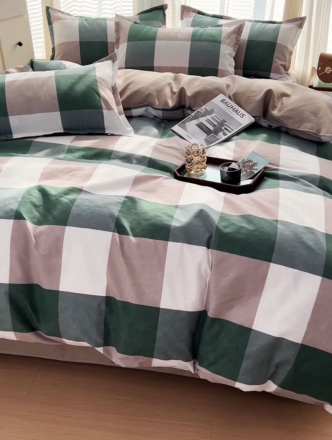 91家纺网 家纺一手货源 找家纺 赫然 130g生态长绒棉贡棉植物羊绒加厚斜纹磨毛四件套 绿大格