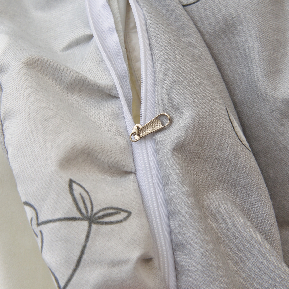 91家纺网 家纺一手货源 找家纺 宅家居 2024新韩版亲肤磨毛花边小号三件套 四件套床单大荷叶边 甜甜米