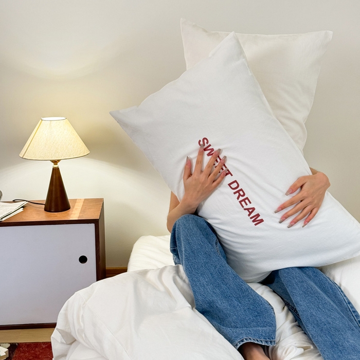 91家纺网 家纺一手货源 找家纺 艾沁家纺 2024新款ins全棉水洗棉数码印花四件套 美梦·Red