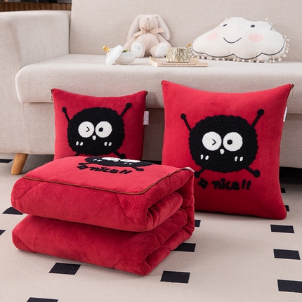 91家纺网 家纺一手货源 找家纺 （总）宝马家纺 2024新款牛奶绒加厚抱枕被-灰尘精灵