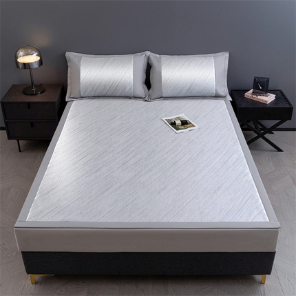 91家纺网 家纺一手货源 找家纺 春晓2024新款A类纯色提花抗菌冰丝席 纯色-优雅灰-条席款