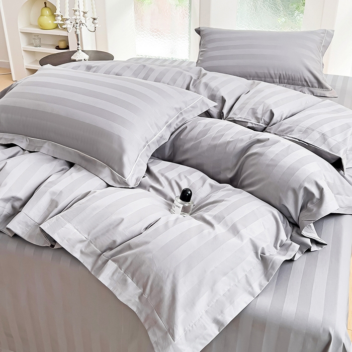 91家纺网 家纺一手货源 找家纺 品乐家纺 2024新款60支长绒棉条纹宽边四件套 宽边条纹灰