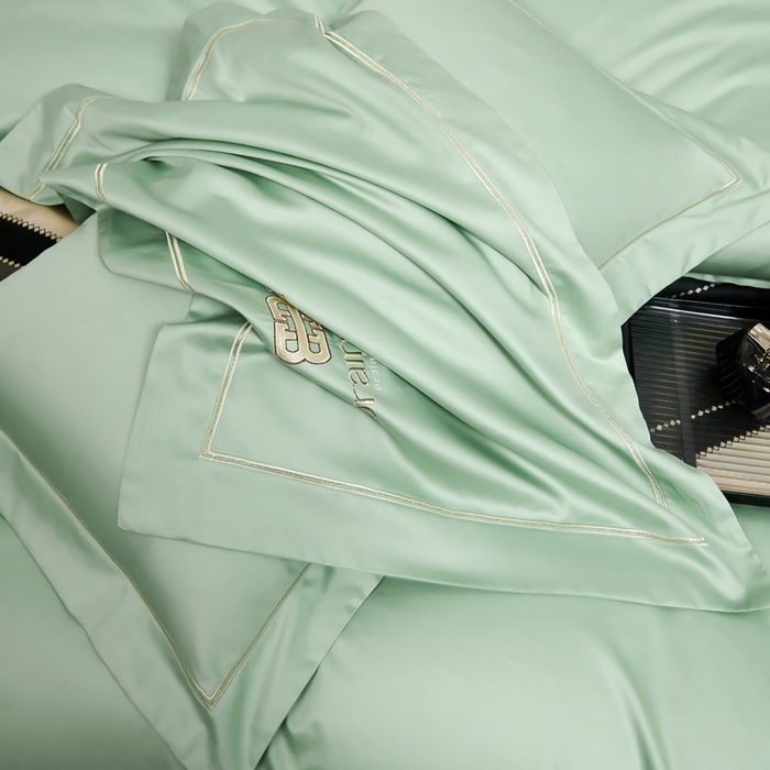 91家纺网 家纺一手货源 找家纺 U品汇（全棉磨毛源头厂家） 2024春夏新品60s支贡缎长绒棉刺绣花四件套纯棉全棉100%纯色简约轻奢 汤姆布朗-淡绿