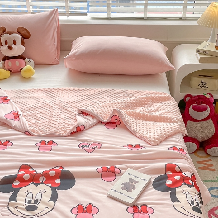 91家纺网 家纺一手货源 找家纺 大彩家居 2024新款凉感丝豆豆夏被 爱心米妮