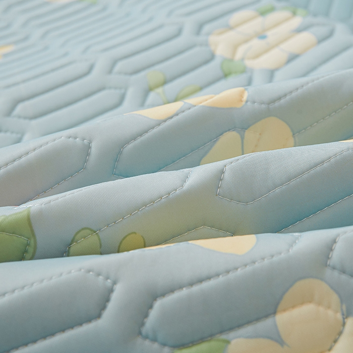 91家纺网 家纺一手货源 找家纺 伊人坊 2024新款A类凉感丝0.4乳胶床笠凉席夏被套件 花花世界