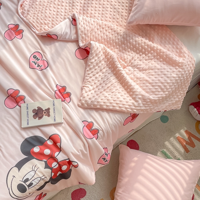 91家纺网 家纺一手货源 找家纺 大彩家居 2024新款凉感丝豆豆夏被 爱心米妮