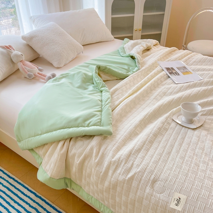 91家纺网 家纺一手货源 找家纺 迪乐妮家居 新款水洗华夫格宽包边大豆夏被 饼干花-嫩芽绿