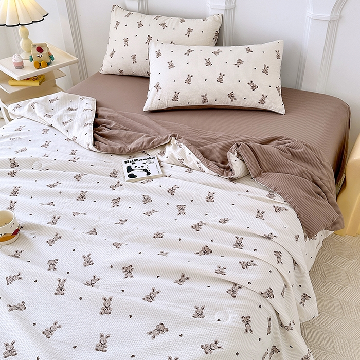 91家纺网 家纺一手货源 找家纺 斯卡诺家纺 2024新款泡泡棉夏被四件套 贝拉兔