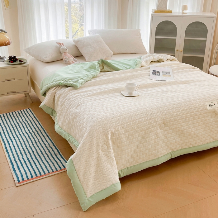 91家纺网 家纺一手货源 找家纺 迪乐妮家居 新款水洗华夫格宽包边大豆夏被 饼干花-嫩芽绿