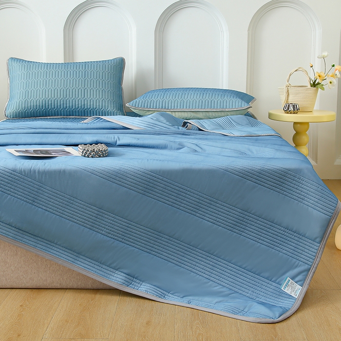 91家纺网 家纺一手货源 找家纺 伊人坊 2024新款A类凉感丝0.4乳胶床笠凉席夏被套件 海洋蓝