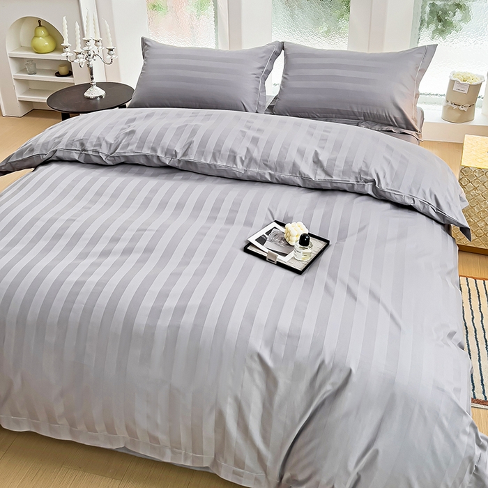 91家纺网 家纺一手货源 找家纺 品乐家纺 2024新款60支长绒棉条纹宽边四件套 宽边条纹灰