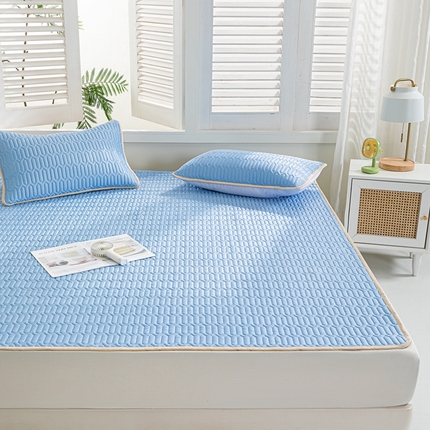 91家纺网 家纺一手货源 找家纺 美丽折家纺 2025新款凉感丝乳胶凉席款 蓝色