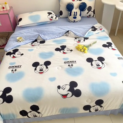 91家纺网 家纺一手货源 找家纺 大彩家居 2024新款凉感丝豆豆夏被 爱心米奇