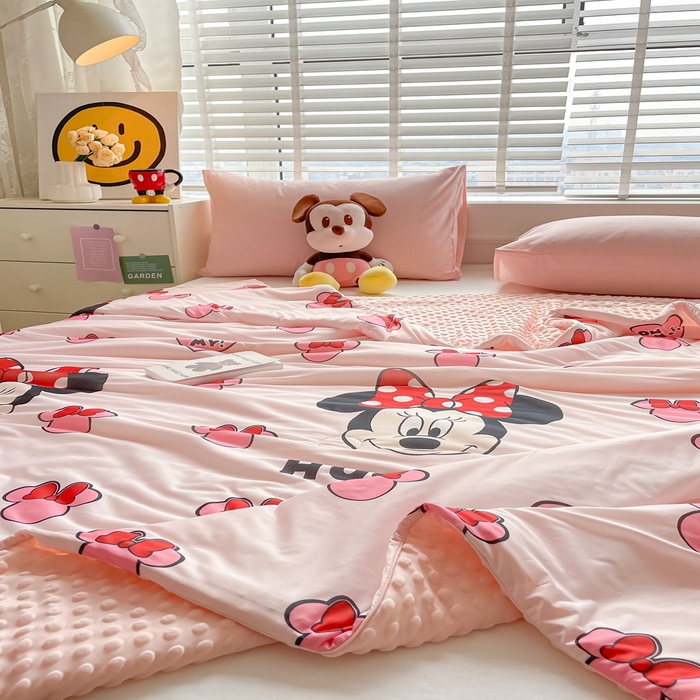 91家纺网 家纺一手货源 找家纺 大彩家居 2024新款凉感丝豆豆夏被 爱心米妮