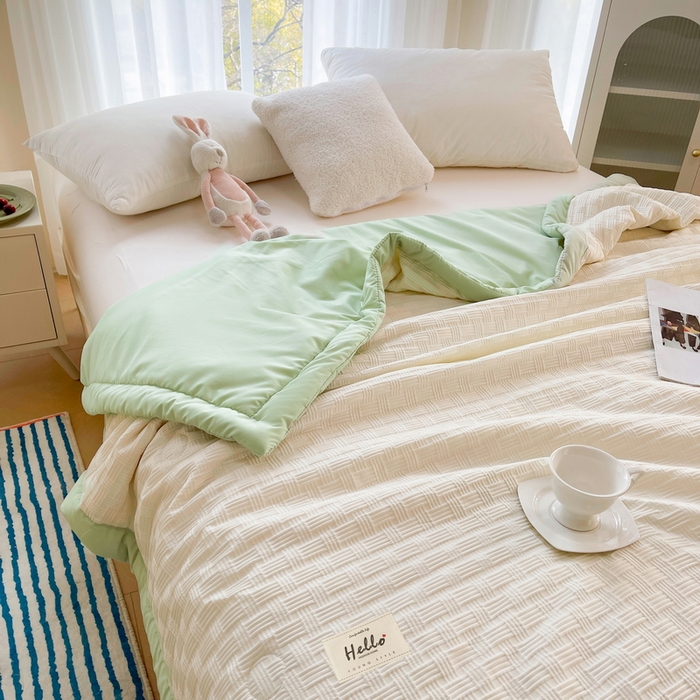 91家纺网 家纺一手货源 找家纺 迪乐妮家居 新款水洗华夫格宽包边大豆夏被 饼干花-嫩芽绿