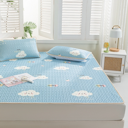 91家纺网 家纺一手货源 找家纺 美丽折家纺 2025新款凉感丝乳胶凉席款 嗨皮云