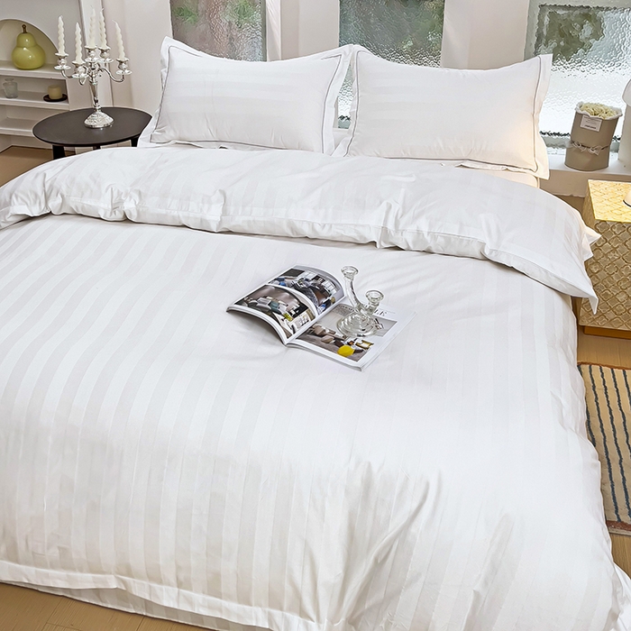 91家纺网 家纺一手货源 找家纺 品乐家纺 2024新款60支长绒棉条纹宽边四件套 宽边条纹白