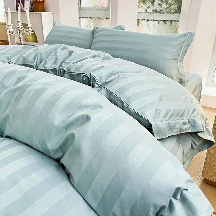 91家纺网 家纺一手货源 找家纺 品乐家纺 2024新款60支长绒棉条纹宽边四件套 宽边条纹青