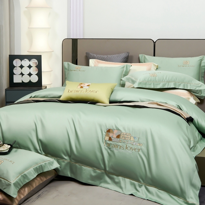 91家纺网 家纺一手货源 找家纺 U品汇（全棉磨毛源头厂家） 2024春夏新品60s支贡缎长绒棉刺绣花四件套纯棉全棉100%纯色简约轻奢 汤姆布朗-淡绿