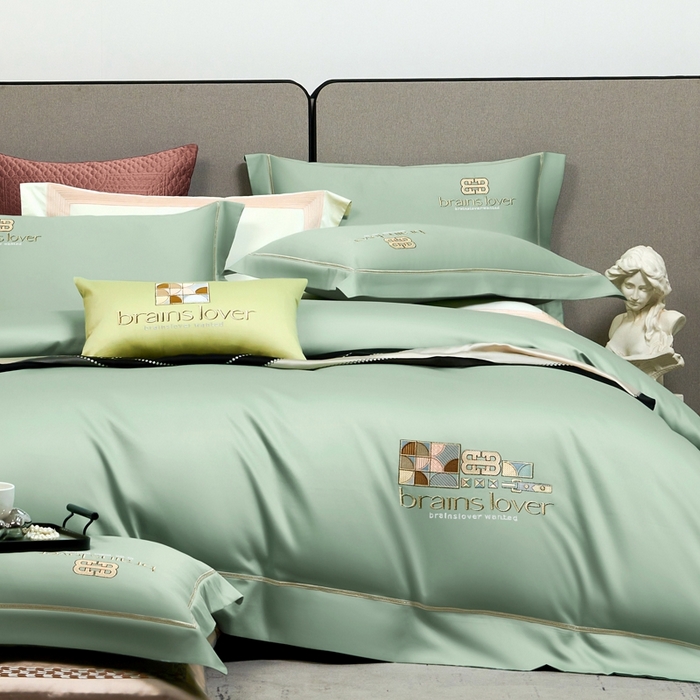 91家纺网 家纺一手货源 找家纺 U品汇（全棉磨毛源头厂家） 2024春夏新品60s支贡缎长绒棉刺绣花四件套纯棉全棉100%纯色简约轻奢 汤姆布朗-淡绿