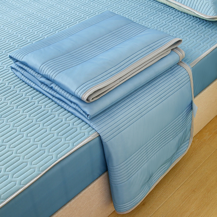 91家纺网 家纺一手货源 找家纺 伊人坊 2024新款A类凉感丝0.4乳胶床笠凉席夏被套件 海洋蓝