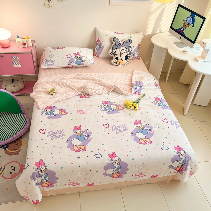 91家纺网 家纺一手货源 找家纺 大彩家居 2024新款凉感丝豆豆夏被 黛西公主