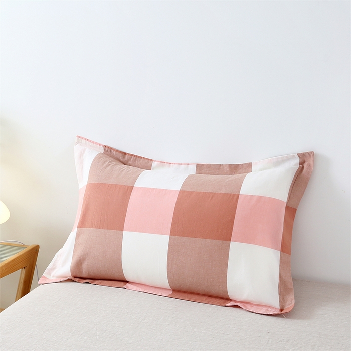 91家纺网 家纺一手货源 找家纺 凌云家纺 2025新款A类全棉水洗棉单枕套反面开口信封式枕套 心动-粉