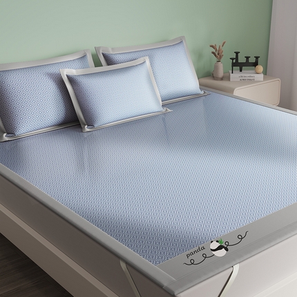 91家纺网 家纺一手货源 找家纺 （总）卡初家居 2024新款高档提花简格刺绣熊猫系列冰丝席