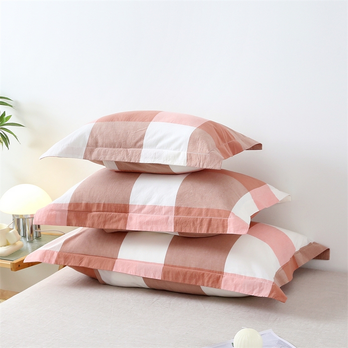 91家纺网 家纺一手货源 找家纺 凌云家纺 2025新款A类全棉水洗棉单枕套反面开口信封式枕套 心动-粉