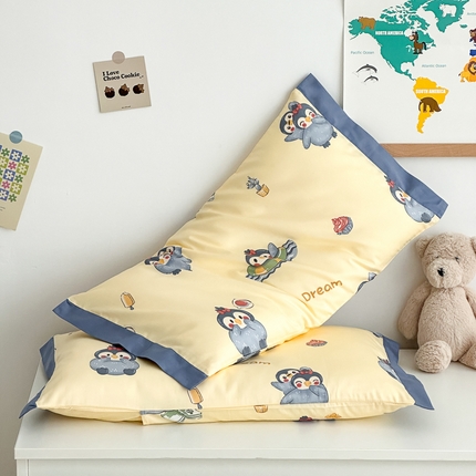 91家纺网 家纺一手货源 找家纺 北鸣有鱼枕芯馆 2024新款全棉纯棉60S长绒棉儿童枕头套学生枕套卡通宝宝枕巾吸汗乳胶枕儿童可爱枕套 企鹅派对