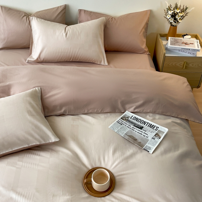 91家纺网 家纺一手货源 找家纺 蓝邻家纺 2024新款全棉60s贡缎提花轻奢四件套系列 迷雾-小麦色