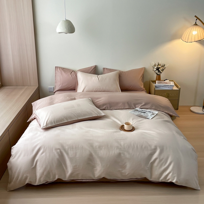 91家纺网 家纺一手货源 找家纺 蓝邻家纺 2024新款全棉60s贡缎提花轻奢四件套系列 迷雾-小麦色