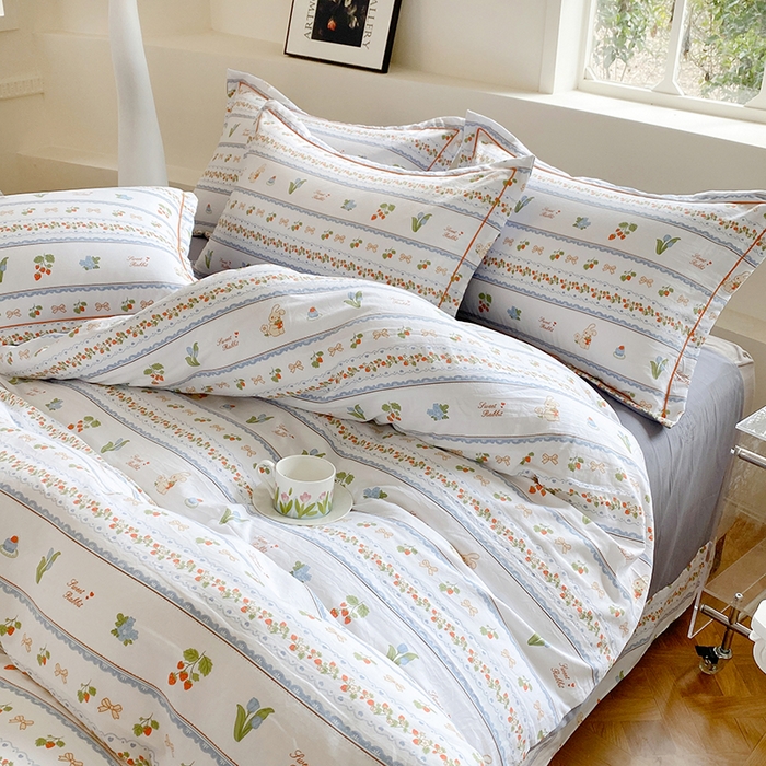 91家纺网 家纺一手货源 找家纺 家贝爱 2024春日新款A类精选高支高密水洗云锦棉四件套 草莓小兔