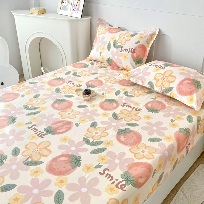 91家纺网 家纺一手货源 找家纺 帛织澜家纺 2026新款喷气12868系列纯棉印花单床笠 草莓物语