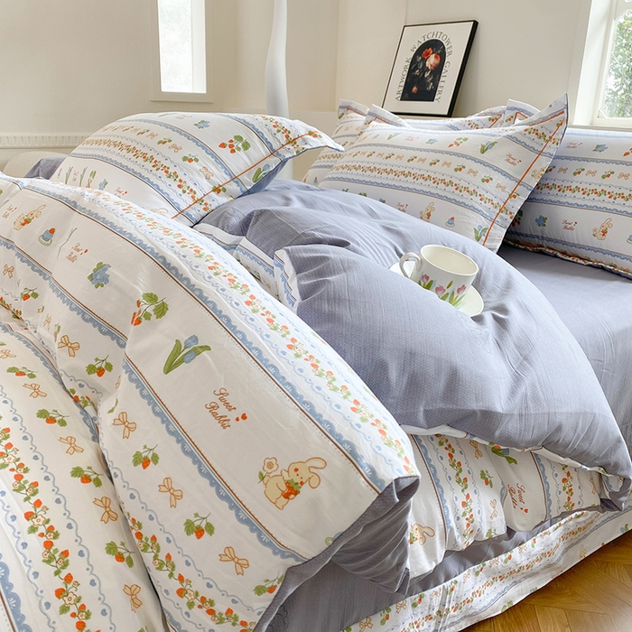 91家纺网 家纺一手货源 找家纺 家贝爱 2024春日新款A类精选高支高密水洗云锦棉四件套 草莓小兔